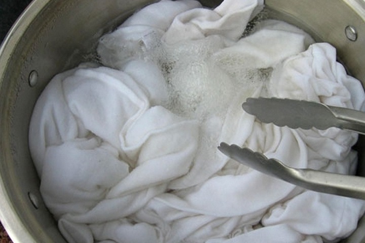 Как отбелить белые вещи: несколько полезных советов, которые спасут любую вещь