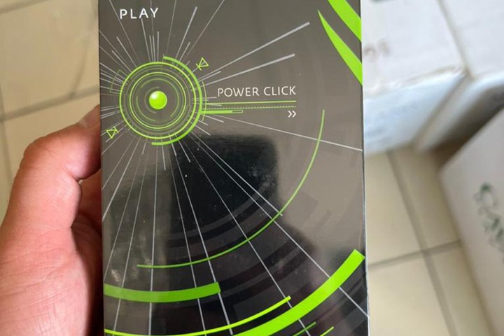 Бизнесмен организовал поставки нелегальных сигарет из Эмиратов в Сибирь под видом сувениров Бизнесмен организовал поставки нелегальных сигарет из Эмиратов в Сибирь под видом сувениров