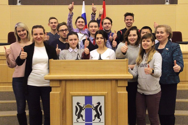 «Любой может стать депутатом»: школьникам показали, как работает парламент в Новосибирской области