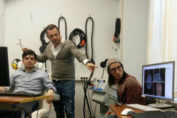 Ученые сумели взять под контроль активность мозга. Теперь они могут влиять на память и внимание