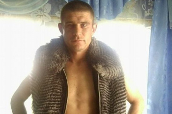 Омич изнасиловал дочь жены и забрался на дерево Омич изнасиловал дочь жены и забрался на дерево