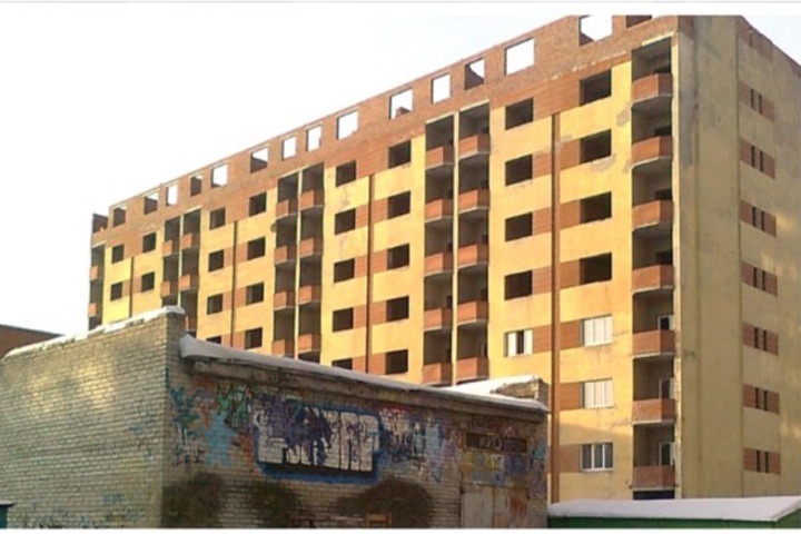 Суд наложил арест на дом, достроенный на средства дольщиков в Новосибирске