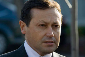 Председатель правительства Красноярского края Эдхам Акбулатов ушёл в отставку