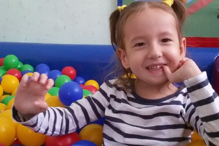 Курс лечения в Москве поможет пятилетней сибирячке научиться говорить и ходить