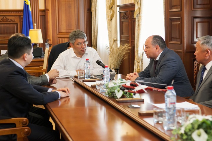 Цыденов предложил монголам бурятскую энергию вместо ГЭС на Селенге Цыденов предложил монголам бурятскую энергию вместо ГЭС на Селенге