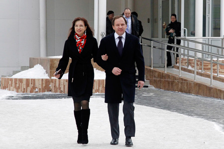 Красноярский губернатор отчитался о доходе в 55 млн рублей и недвижимости во Франции Красноярский губернатор отчитался о доходе в 55 млн рублей и недвижимости во Франции