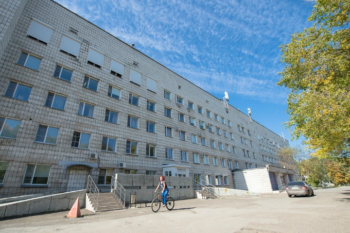 Новосибирский коронавирусный госпиталь открыл платный прием