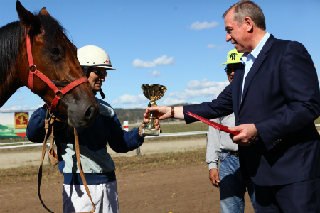 Сергей Левченко захотел отдать селам налоги районов