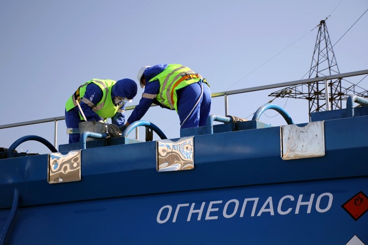 Новосибирские госпредприятия закупают бензин по ценам выше розничных Новосибирские госпредприятия закупают бензин по ценам выше розничных