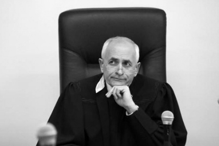 Омские судьи разрешили СК возбудить дело в отношении их коллеги Москаленко