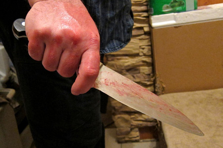 Житель Новокузнецка зарезал двух человек за сравнение с геем 