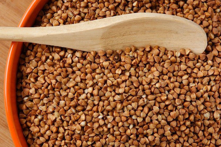 Крупный сибирский ритейлер объявил о повышении цен на гречку в полтора раза Крупный сибирский ритейлер объявил о повышении цен на гречку в полтора раза