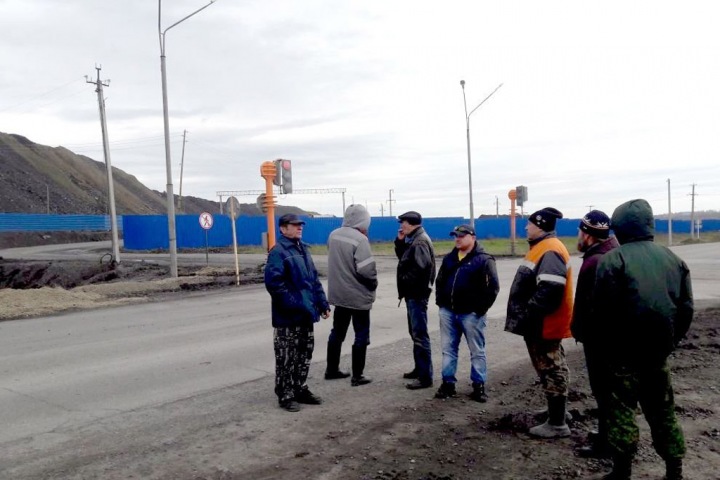 Жители вновь перекрыли дорогу к разрезу «Березовский» в Кузбассе