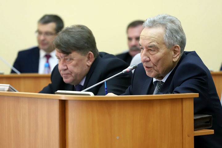 Парламент Хакасии попросил денег для регионов у Володина