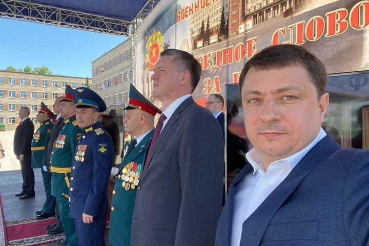 Брат новосибирского депутата заксобрания пошел против него на выборы при поддержке победителя праймериз «Единой России»