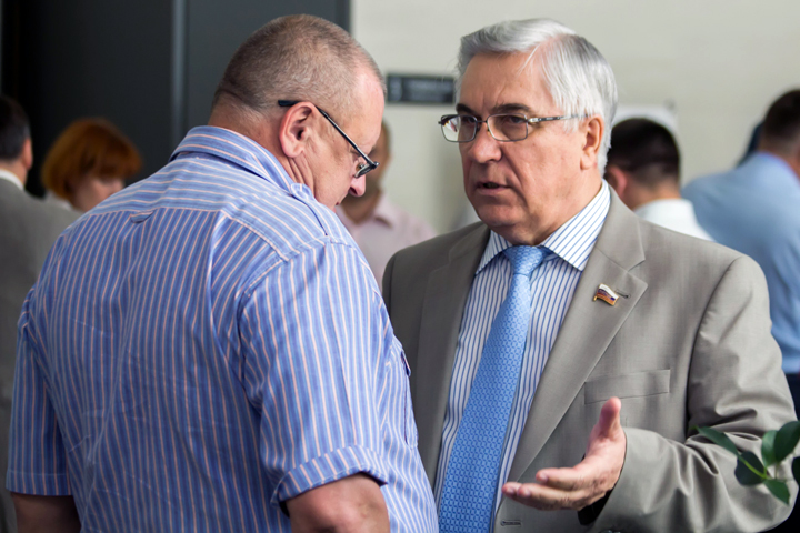 Городецкий наградит Косоурова и Шумилова «за заслуги» перед Новосибирской областью Городецкий наградит Косоурова и Шумилова «за заслуги» перед Новосибирской областью