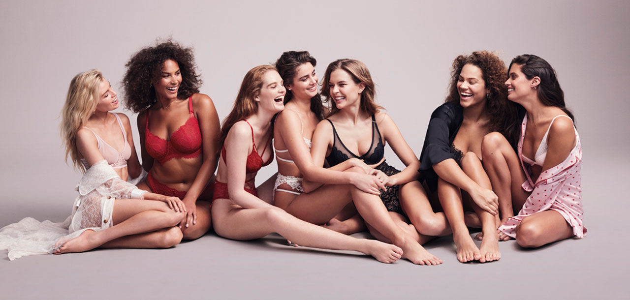 Модели в белье Victoria's Secret