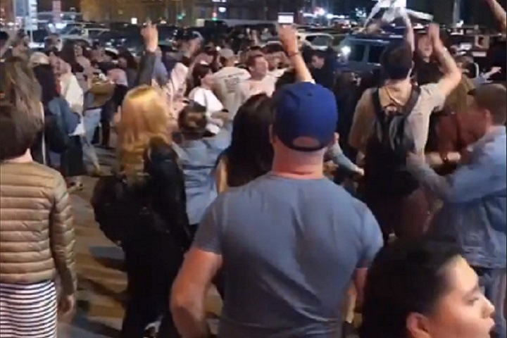 Полиция начала проверку массовой вечеринки в центре Новосибирска Полиция начала проверку массовой вечеринки в центре Новосибирска