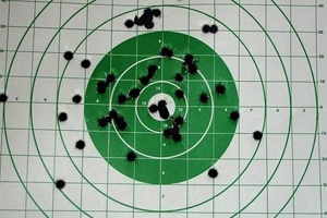 Подросток расстрелял восьмиклассника на крыльце школы в Забайкалье Подросток расстрелял восьмиклассника на крыльце школы в Забайкалье