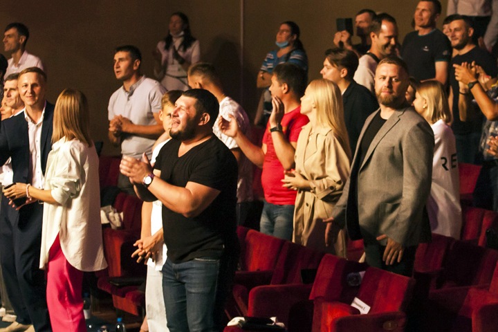 Признанная нежелательной церковь «Новое поколение» оказалась связана с новосибирским депутатом и похищениями Признанная нежелательной церковь «Новое поколение» оказалась связана с новосибирским депутатом и похищениями