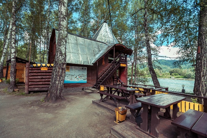 Известную турбазу продают на Алтае и готовы обменять на объекты в Крыму