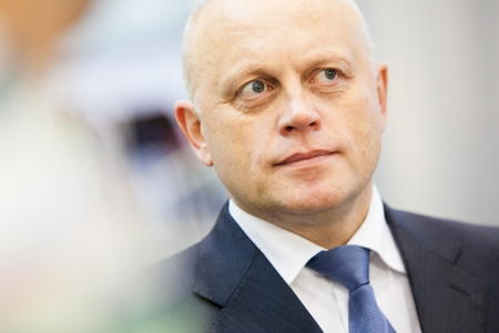 Омский губернатор мечтает снизить стоимость проезда до 10 рублей Омский губернатор мечтает снизить стоимость проезда до 10 рублей