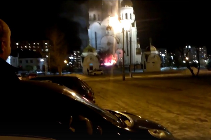 Красноярец поджег храм, потому что его не пустили на службу Красноярец поджег храм, потому что его не пустили на службу