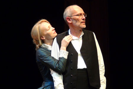 «Школа современной пьесы» в ноябре представит новосибирцам свой «Лондонский треугольник» «Школа современной пьесы» в ноябре представит новосибирцам свой «Лондонский треугольник»