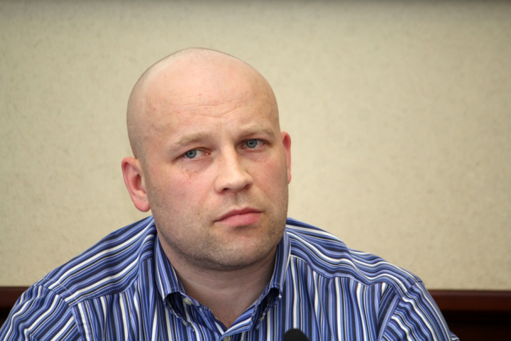 Дворовый хоккей растет в Новосибирске согласно путинским указам