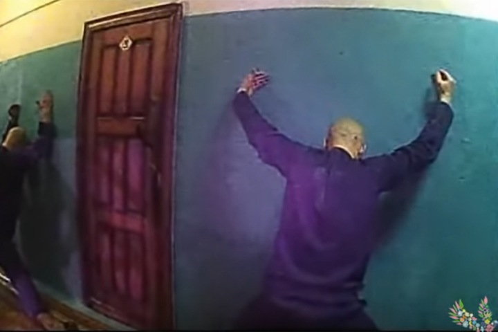 Высокопоставленный сотрудник красноярского ГУФСИН получил условный срок за пытки осужденных под музыку Вагнера Высокопоставленный сотрудник красноярского ГУФСИН получил условный срок за пытки осужденных под музыку Вагнера