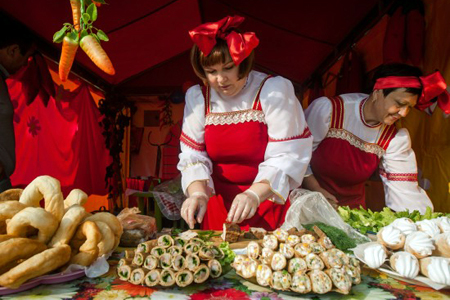 Новосибирские власти устроят концерты и праздники разносолов на избирательных участках