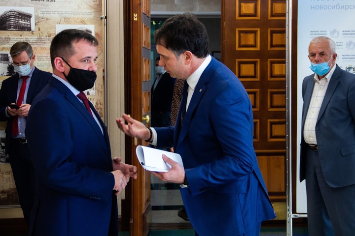 Новосибирский горсовет отменил выборы мэра