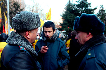 Мэрия Новосибирска подтвердила право художника Лоскутова сидеть на постаменте памятника Ленину