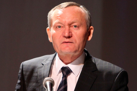 Гениатулин надеется сохранить дружеские отношения с сибирскими губернаторами