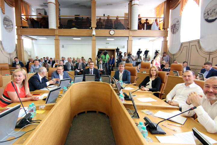 Прокуратура обвинила 20 красноярских депутатов в ложных декларациях о доходах Прокуратура обвинила 20 красноярских депутатов в ложных декларациях о доходах