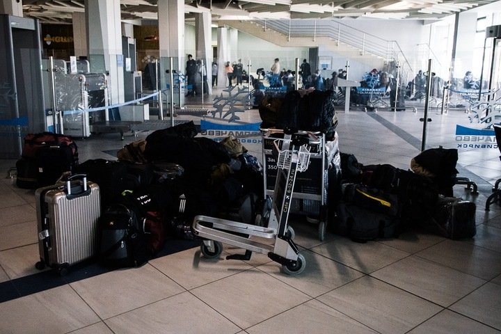 «Государство бросило на произвол»: как жителей Средней Азии выгнали из аэропорта Новосибирска «Государство бросило на произвол»: как жителей Средней Азии выгнали из аэропорта Новосибирска