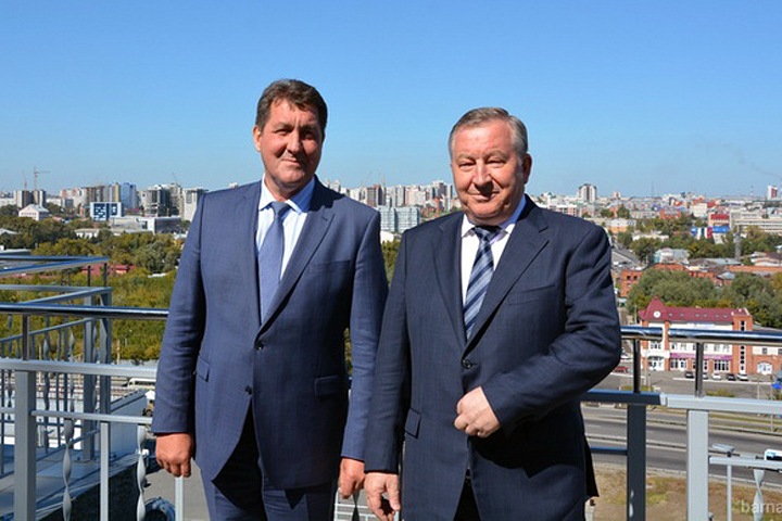 Депутаты переизбрали мэра Барнаула на новый срок Депутаты переизбрали мэра Барнаула на новый срок