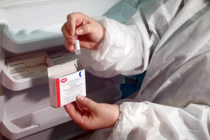 Минздрав приостановил закупки новосибирской вакцины от ковида