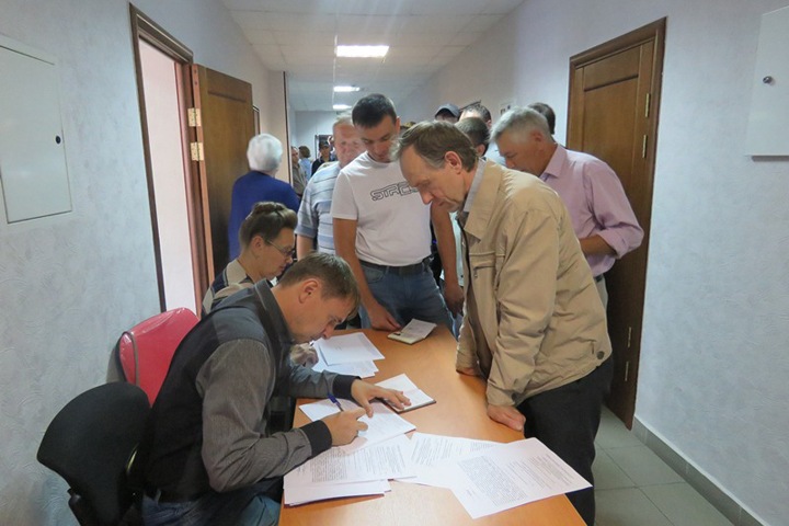 Новосибирские коммунисты обвиняют неизвестных в попытке сорвать референдум по пенсионной реформе