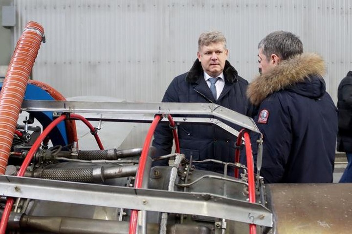 Семья сибирского полпреда нарастила доходы и докупила элитное авто Семья сибирского полпреда нарастила доходы и докупила элитное авто