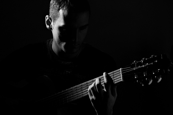 Пьяный житель Искитима забил другого гитарой насмерть Пьяный житель Искитима забил другого гитарой насмерть