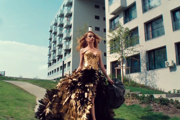 Режиссер триллера нашел человека-невидимку в доме от «Брусники»