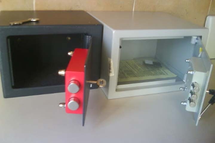 Житель Забайкалья вынес из бутика около миллиона рублей и раздал нуждающимся