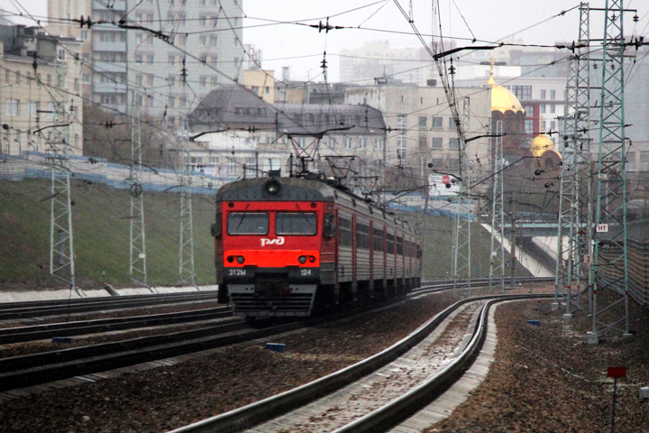 Новосибирцы стали реже ездить на электричках из-за Бугринского моста Новосибирцы стали реже ездить на электричках из-за Бугринского моста