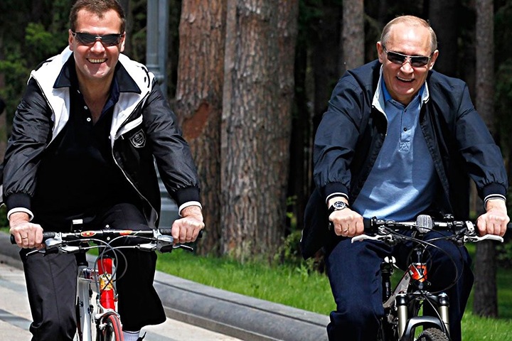 Третья волна, иноагенты в каждом дворе и возвращение Медведева. Шок-прогноз на 2021 год Третья волна, иноагенты в каждом дворе и возвращение Медведева. Шок-прогноз на 2021 год