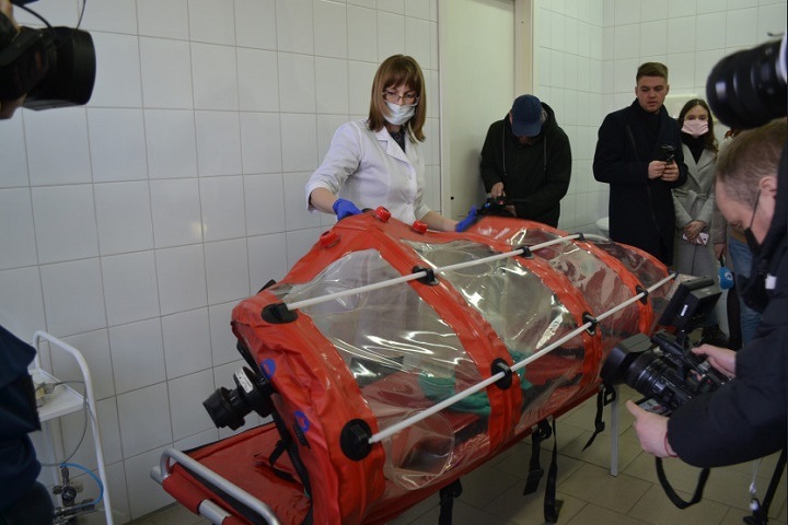 «Защиты как таковой нет»: новосибирский медик рассказал о заражении коронавирусом от пациента «Защиты как таковой нет»: новосибирский медик рассказал о заражении коронавирусом от пациента