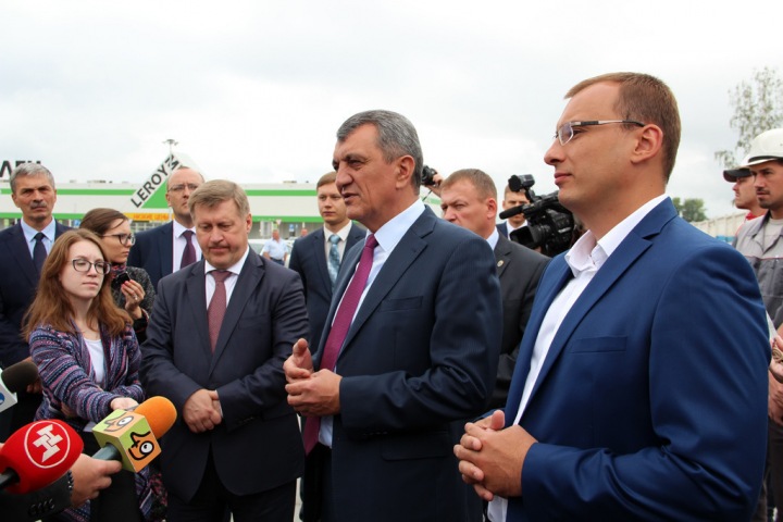 Полпред пообещал «пробить» дорогу на Родники