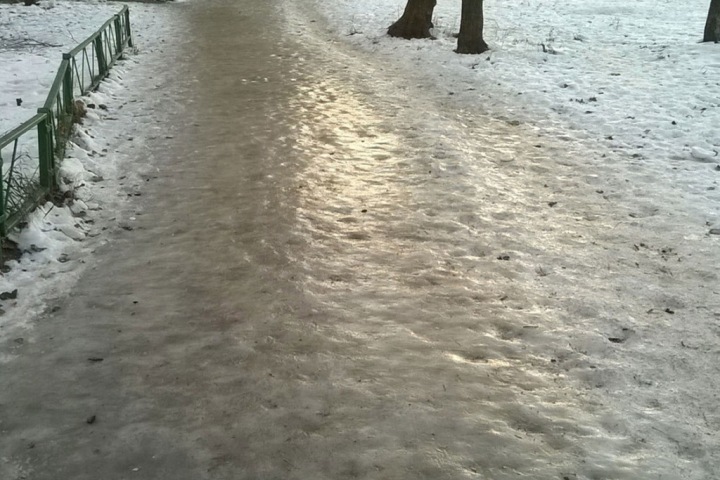 Жительница Республики Алтай отсудила компенсацию за скользкую дорогу