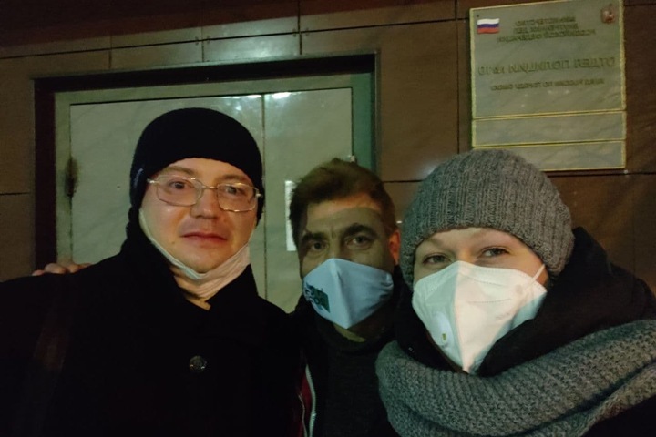 Протестовавших против нового главы минздрава омичей задержали