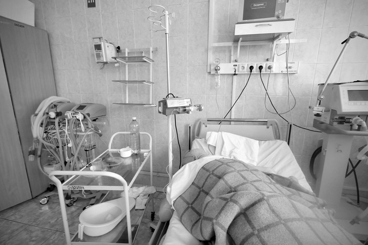 Восемь новосибирцев скончались от коронавируса за сутки